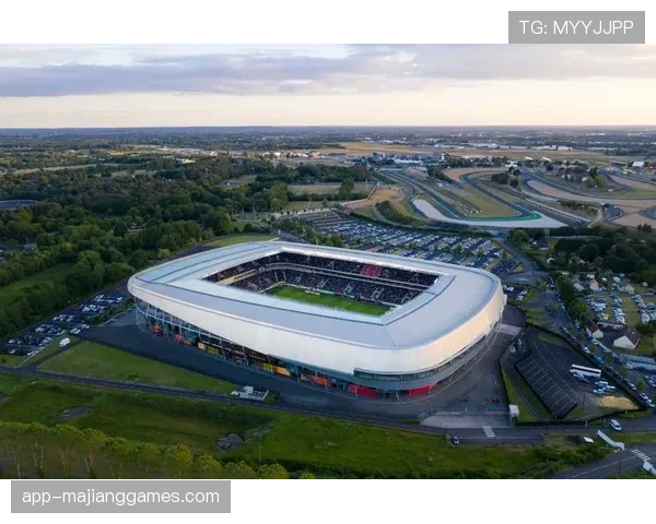 皇家贝蒂斯主场贝尼托-比拉马林球场启动座椅翻新工程